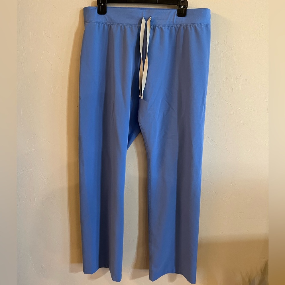 FIGS women’s Livingston basic Ceil Blue Scrub pant L Tall